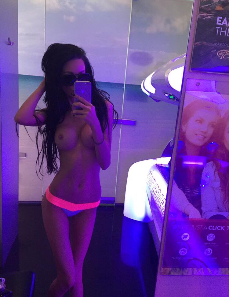 Jamie Michelle topless selfie