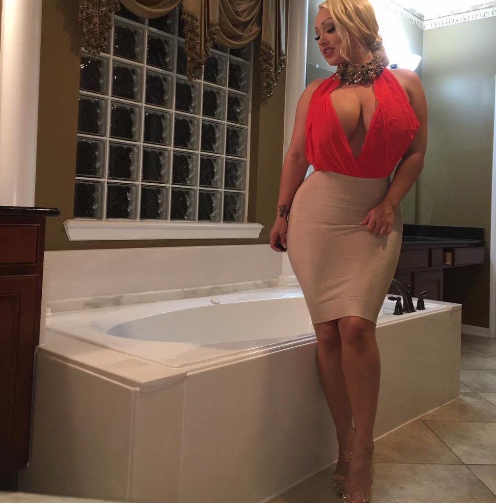 PAWG blond babe Tanya Lieder in sexy top and skirt