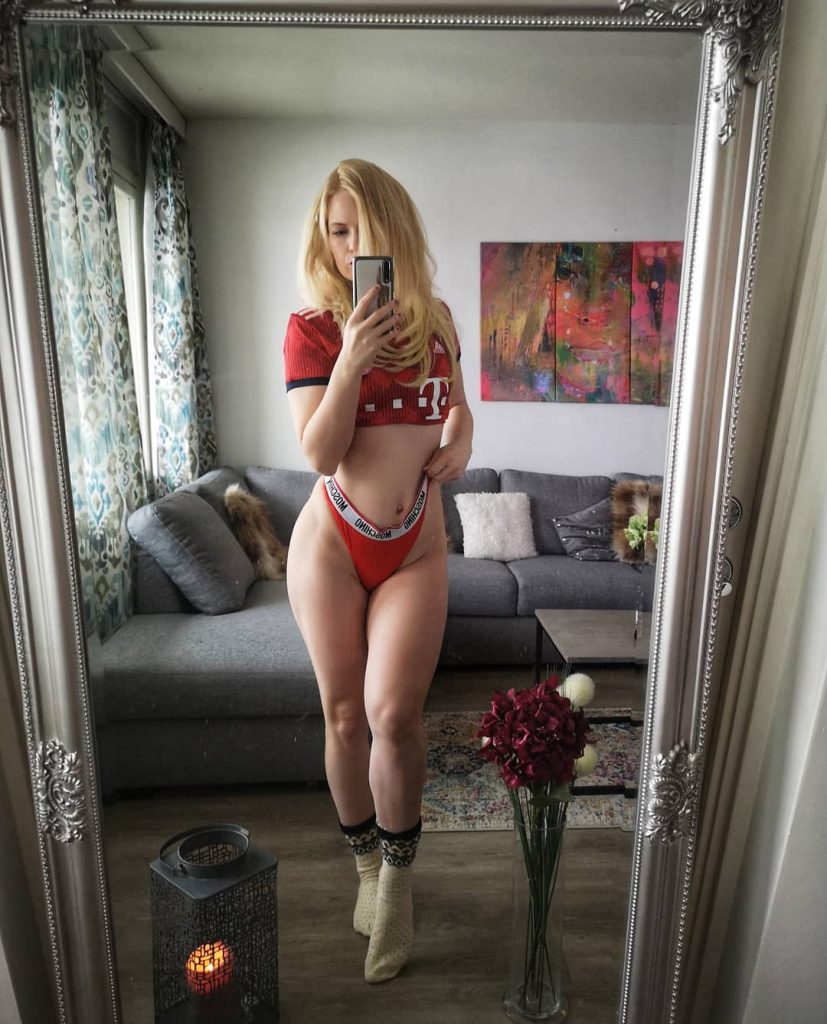 selfie by Camsoda.com camgirl Swede Josephine